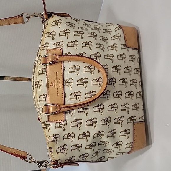 Dooney & Bourke Genuine Florentine Vacchetta Leather Handbag / Crossbody - Picture 4 of 15